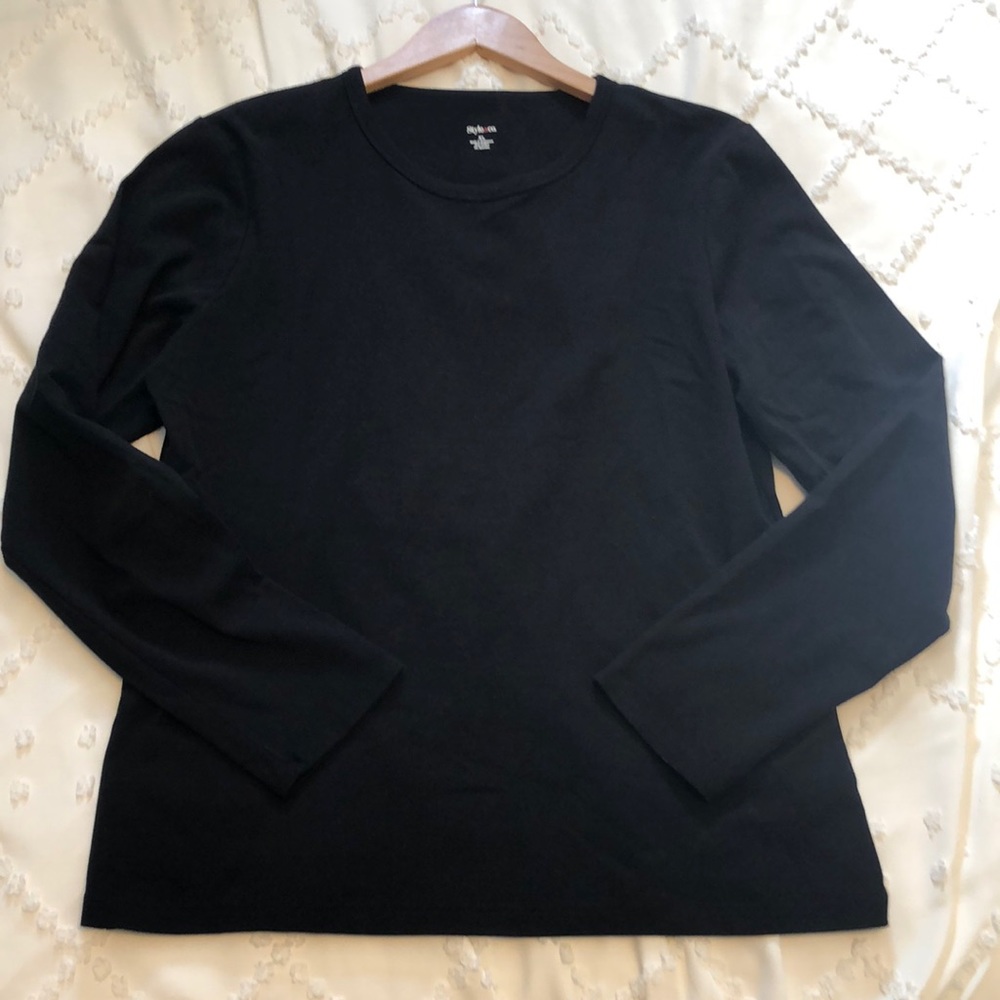 Womens long sleeved tee